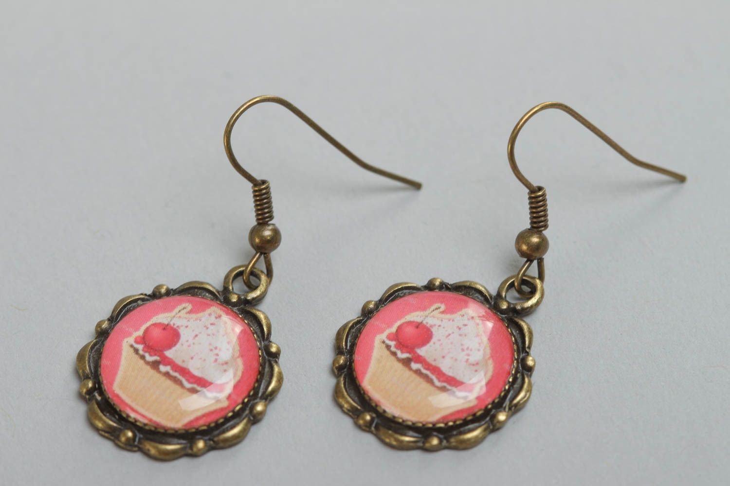 Boucles d'oreilles pendantes rondes originales pour femme avec imprimé Gâteaux photo 2