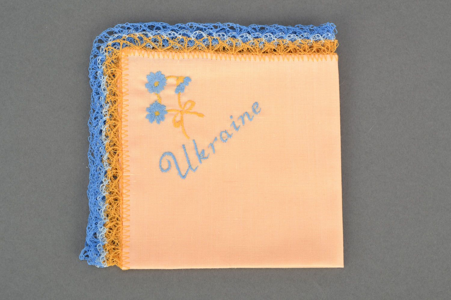 Handkerchief with crocheted edging photo 1