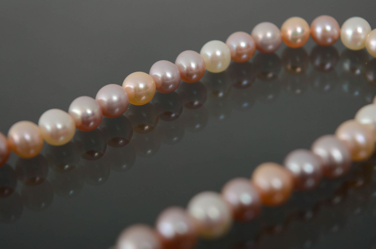 Pearl bracelet with light beads photo 5