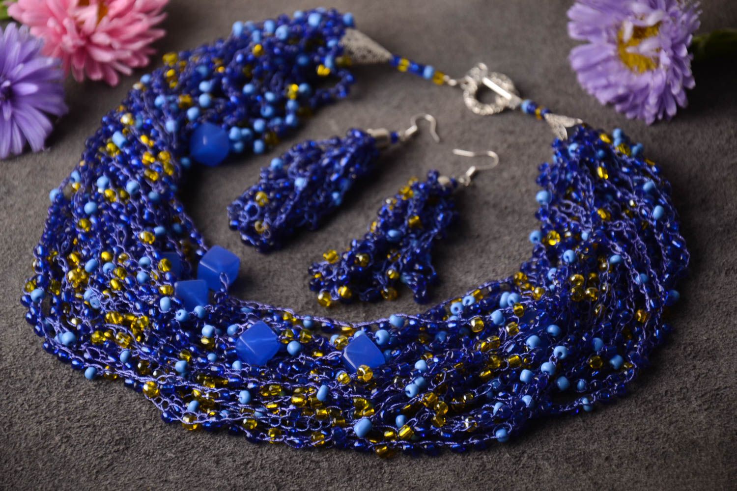 Set de bisutería hecho a mano collar artesanal pendientes de abalorios azules foto 1