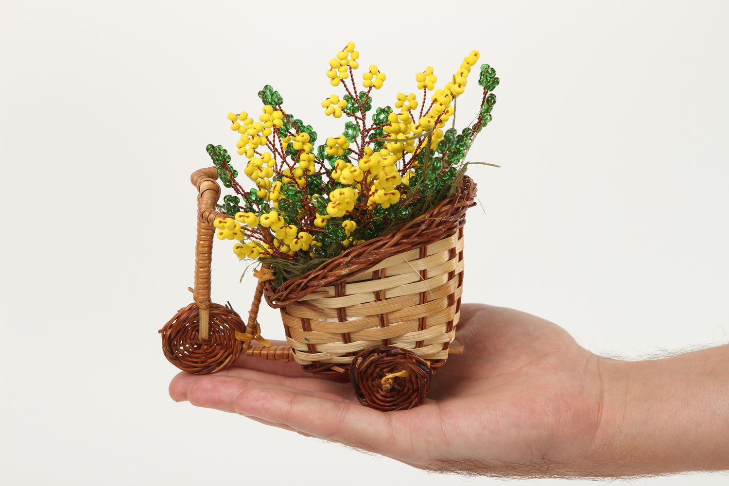 Композиция из бисера ручной работы декор для квартиры желтые цветы из бисера фото 5