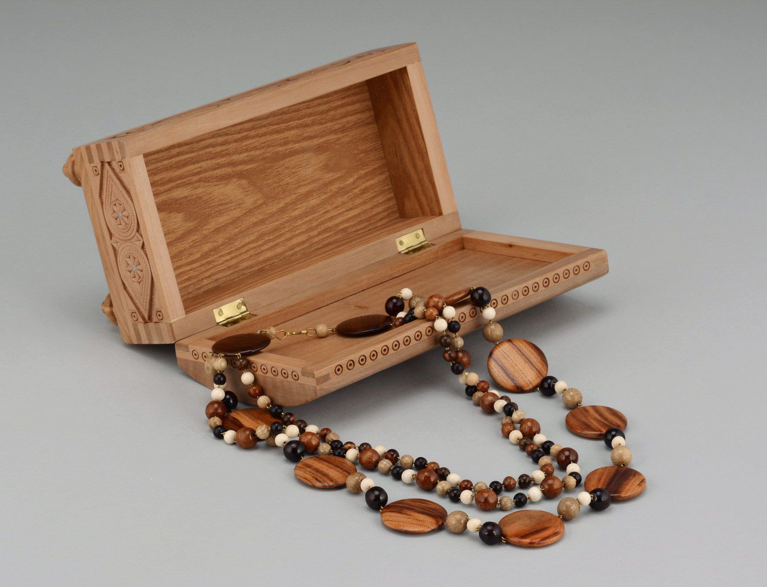Handmade wooden bead necklace photo 2
