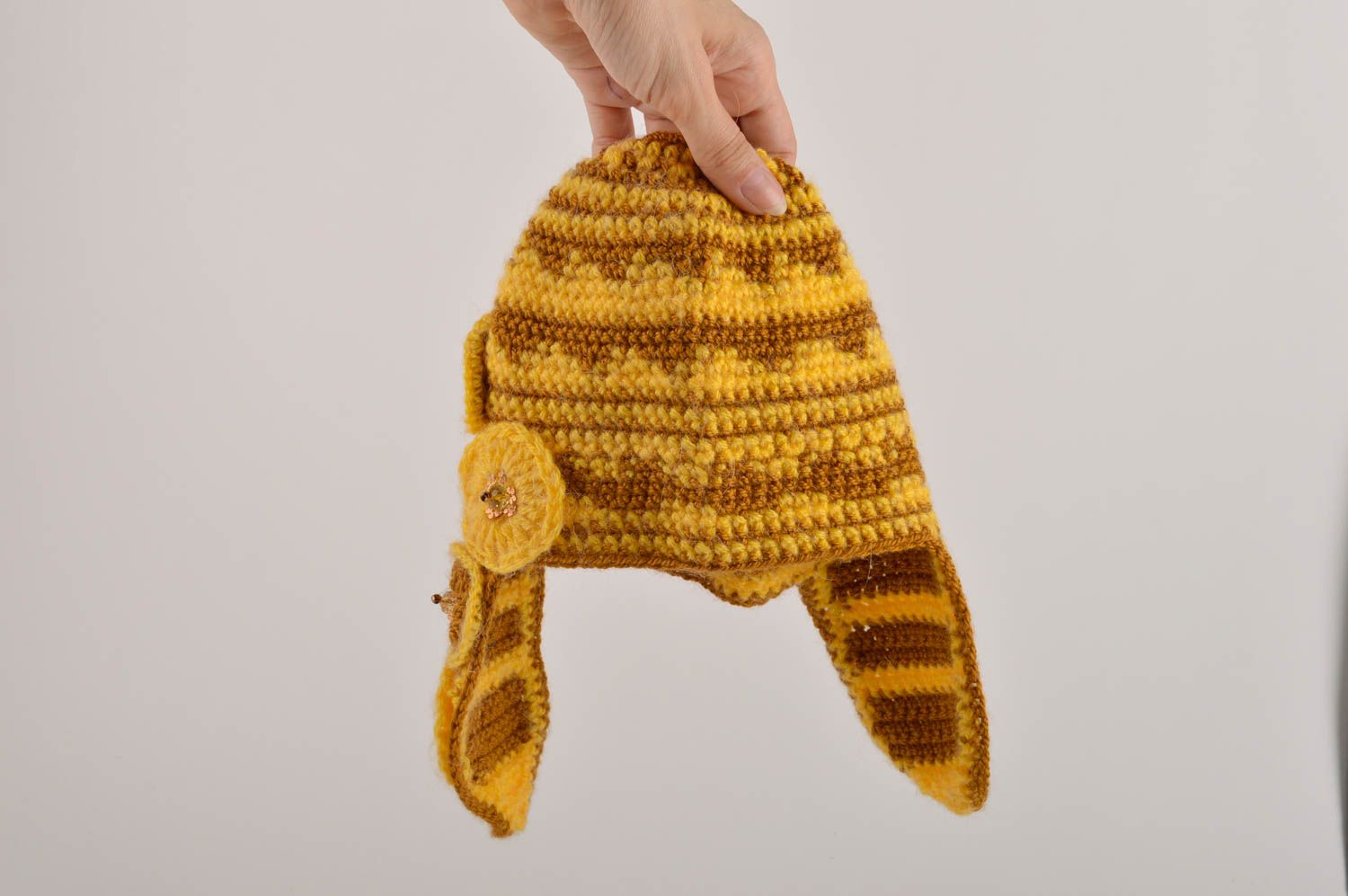 Зимняя шапка ручной работы шапка для девочек вязаная шапка желтая с цветочками фото 5