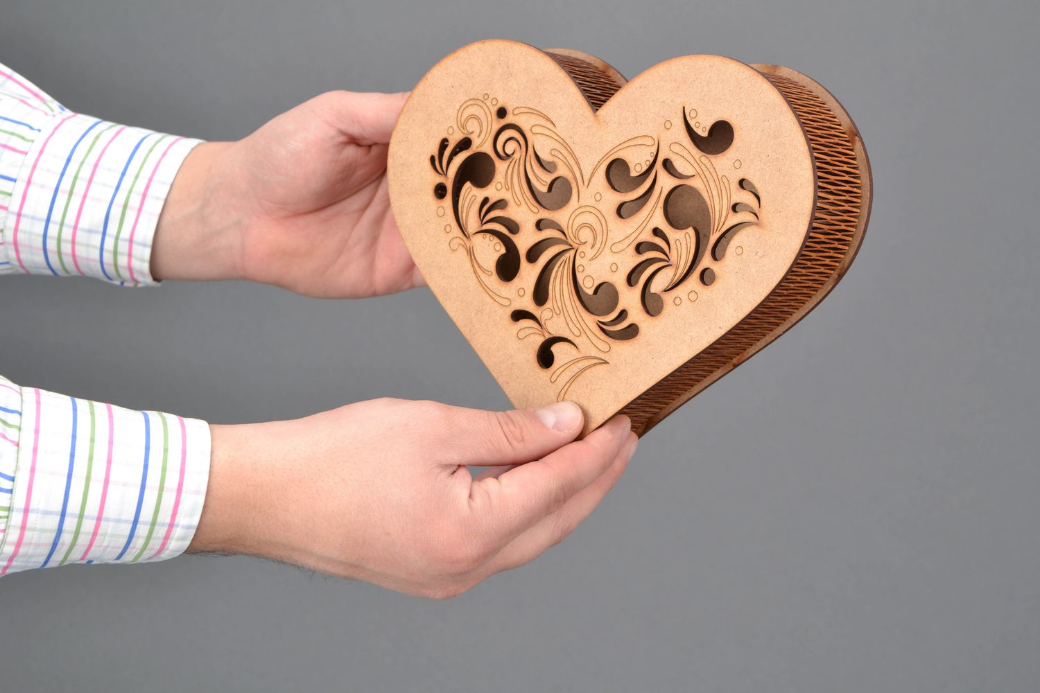 Semilavorato per scatola fatto a mano a forma di cuore prodotto da dipingere foto 2