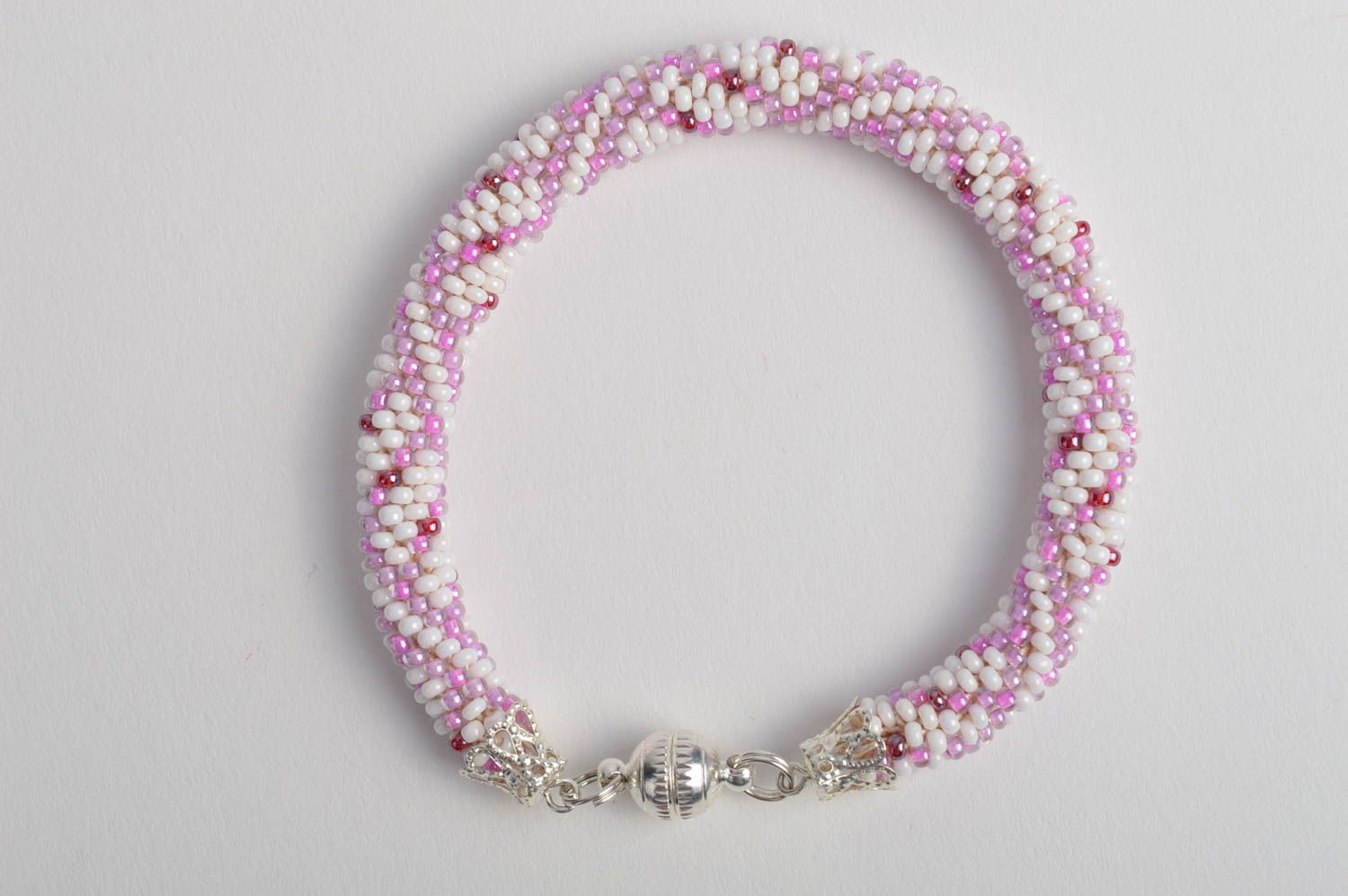 Bracelet perles de rocaille Bijou fait main blanc-mauve Cadeau pour fille photo 2