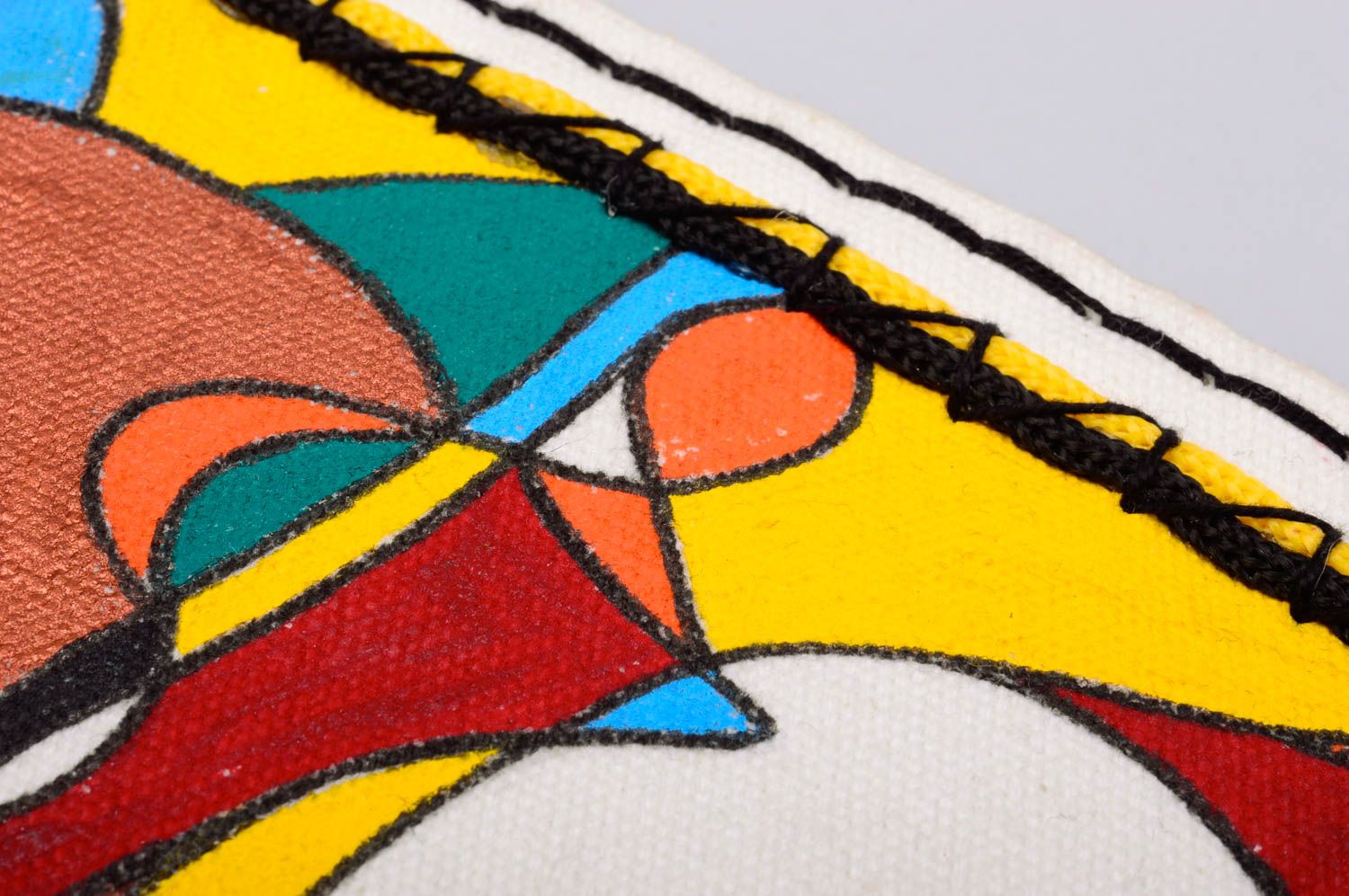 Стильная текстильная сумка на плечо ручной работы с абстрактным ярким рисунком фото 4