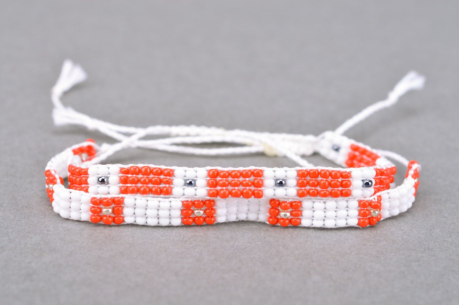Set of beautiful handmade beaded wrist bracelets 2 items White and Red photo 5