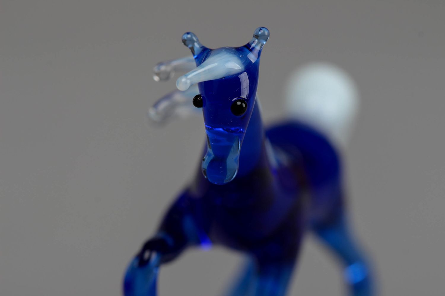 Фигурка из стекла лошадь в технике лэмпворк ручной работы фото 3