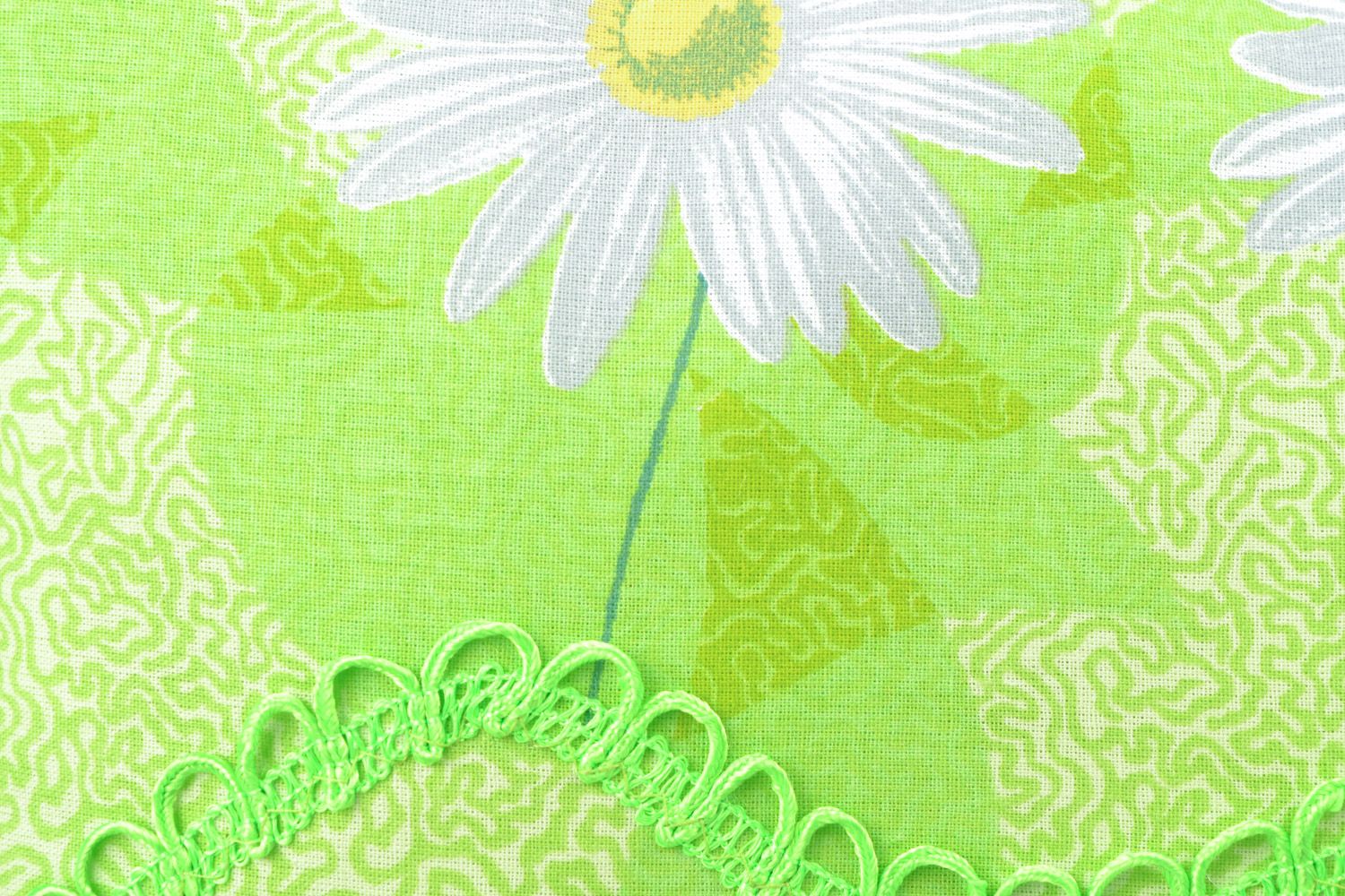 Диванная подушка ручной работы с ромашками зеленая красивая прямоугольная  фото 4