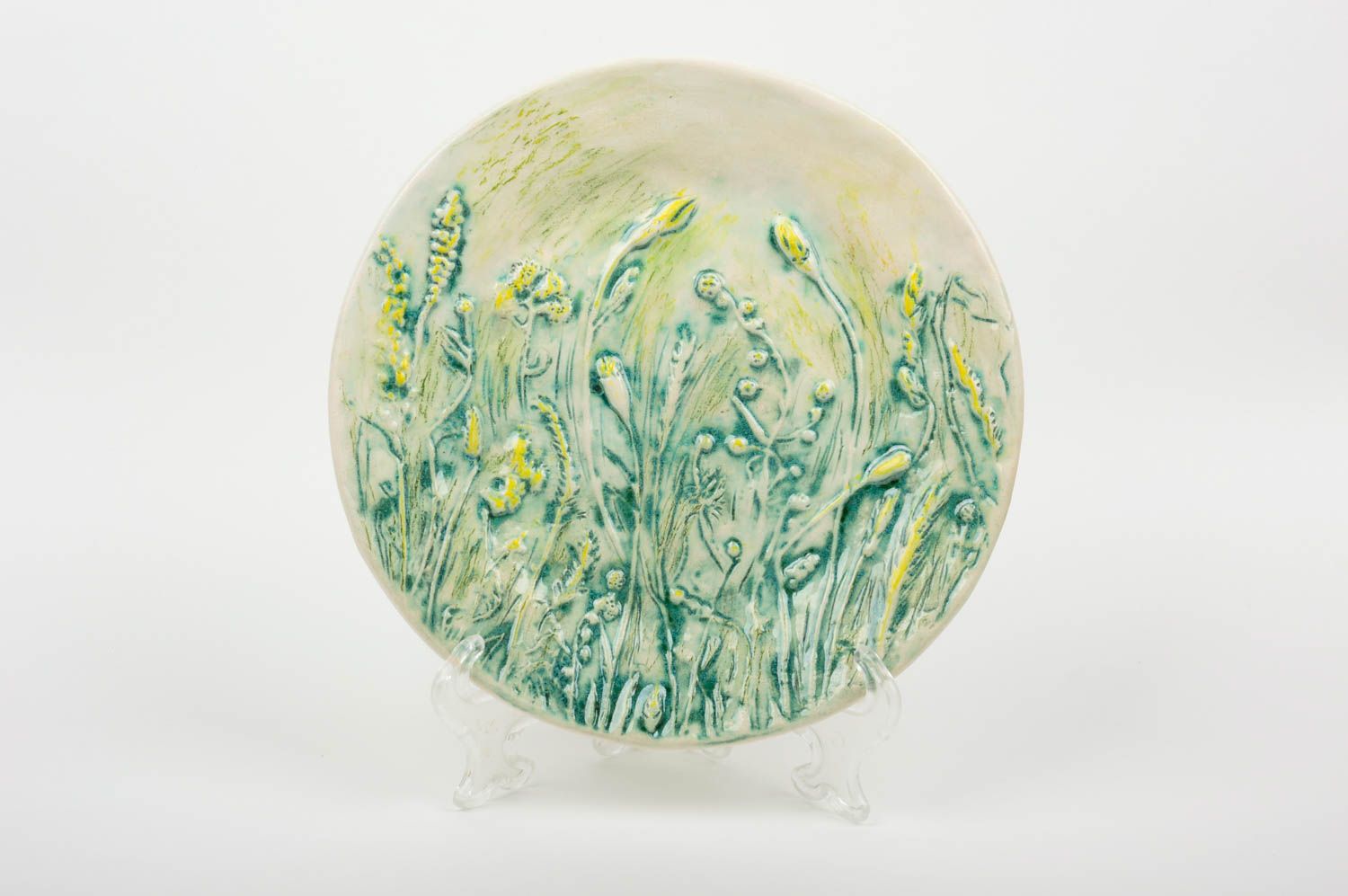 Авторская глиняная тарелка ручной работы с рельефным разноцветным узором цветы фото 1