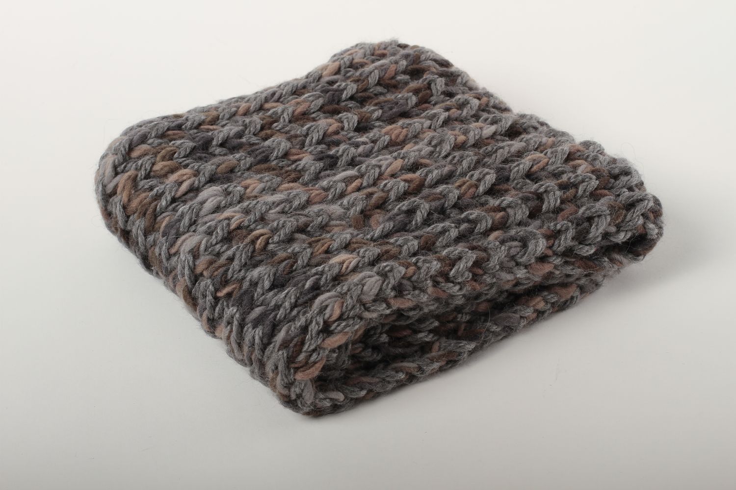 Écharpe laine faite main Vêtement femme tricot gris-marron Idée cadeau photo 3
