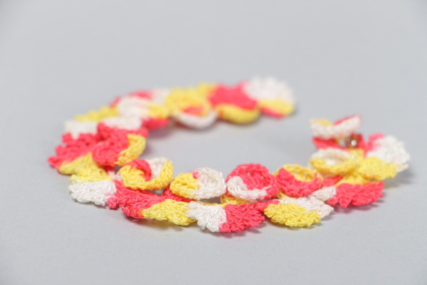 Bracelet tricoté au crochet couleurs éclatantes bijou fait main pour fille photo 3