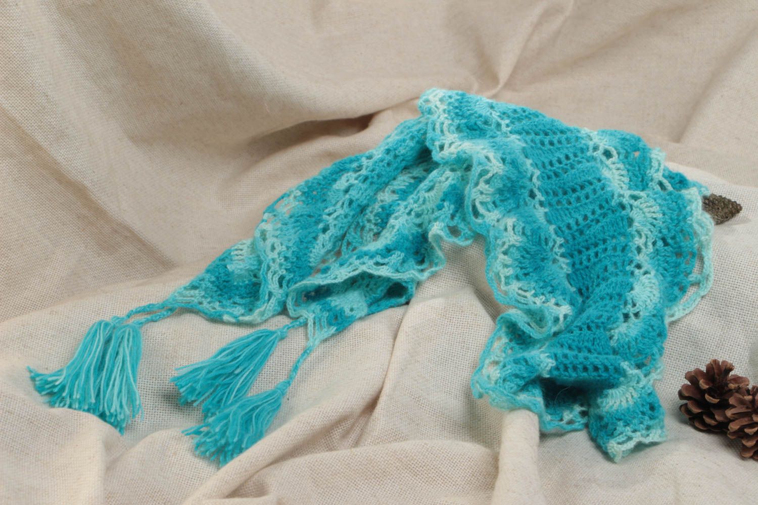 Écharpe en mohair bleu ciel ajourée tricotée au crochet faite main pour femme photo 1