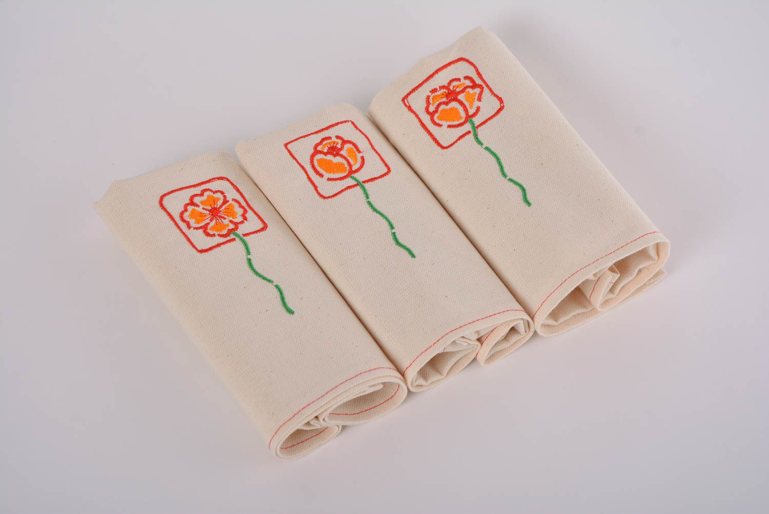 Set of 3 handmade designer semi linen cloth napkins with embroidered flowers photo 1