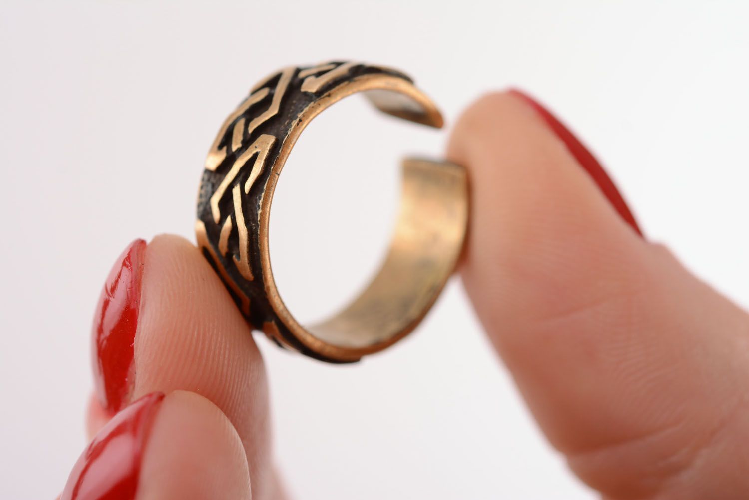 Celtic bronze ring photo 4