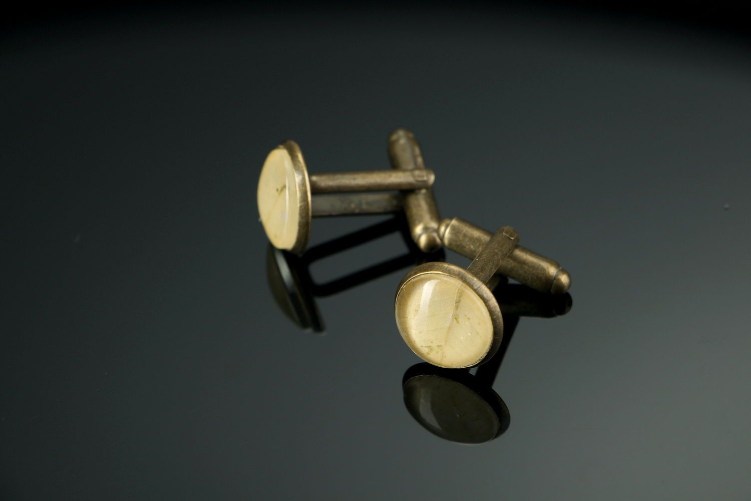 Cufflinks made of clover leaves photo 4