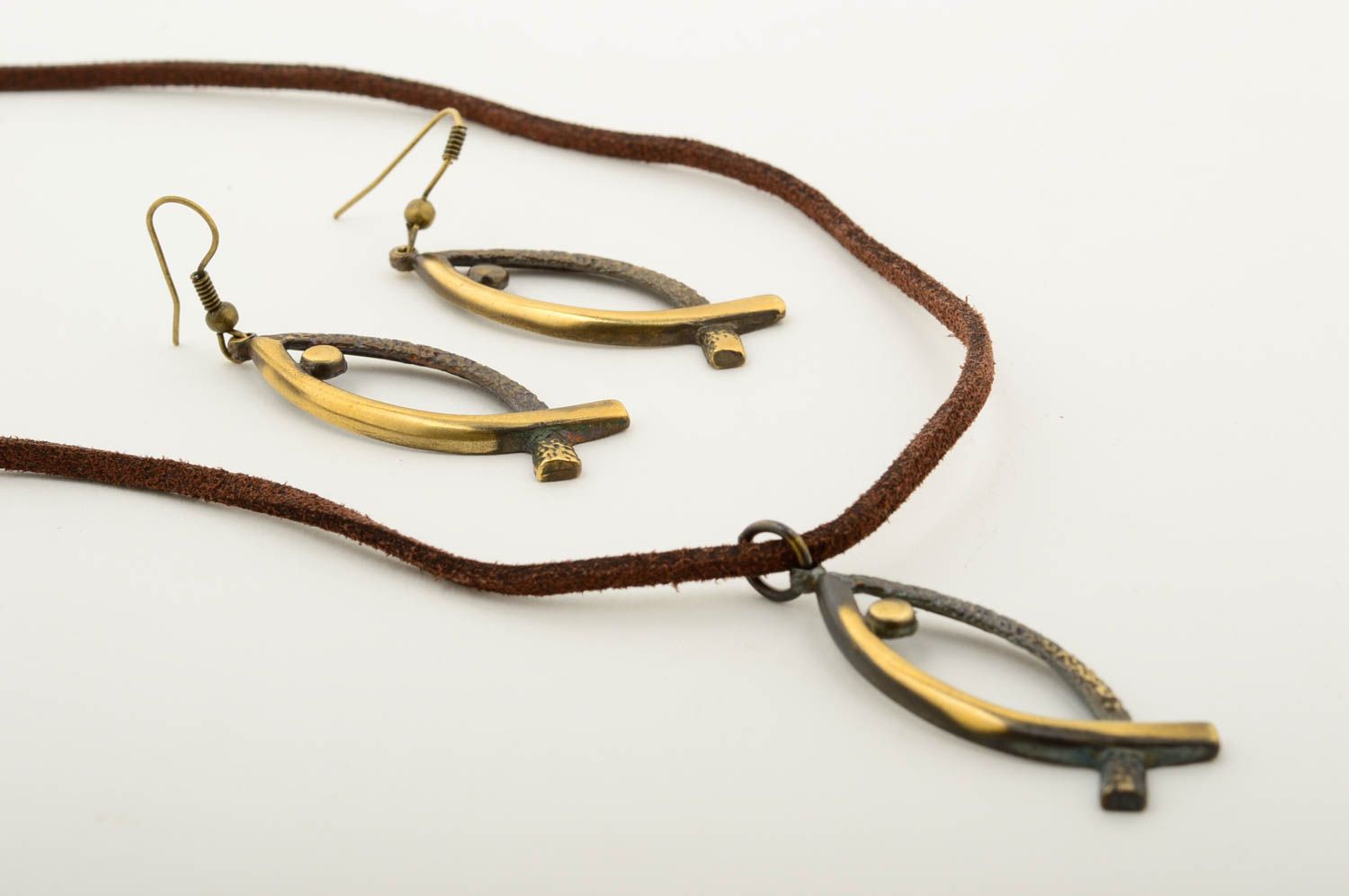 Stylish handmade jewelry set metal pendant metal earrings handmade jewellery photo 4