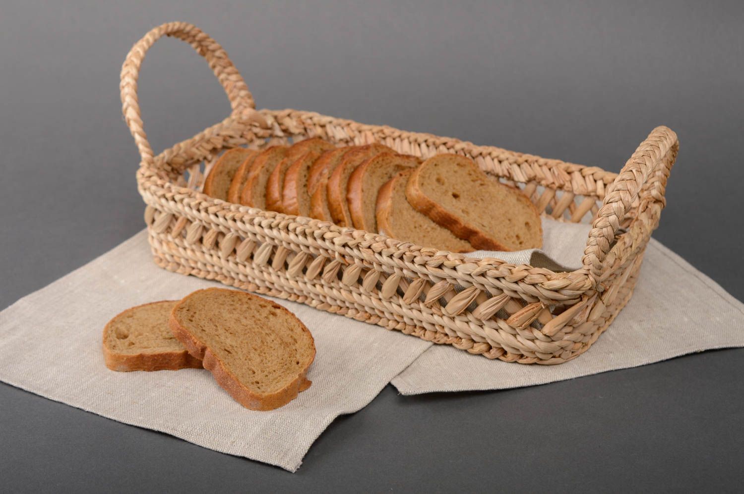 Panier à pain tressé écologique de quenouilles fait main rectangulaire  photo 1
