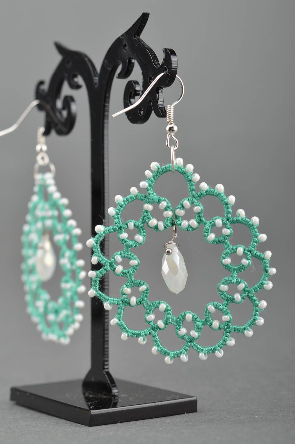 Boucles d'oreilles frivolité faites main vertes avec perles de rocaille photo 5