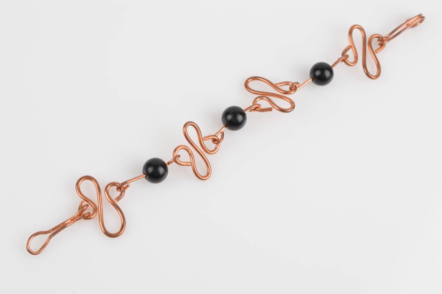 Zartes Kupfer Armband handgemachter Schmuck Accessoire für Frauen eng mit Perlen foto 2