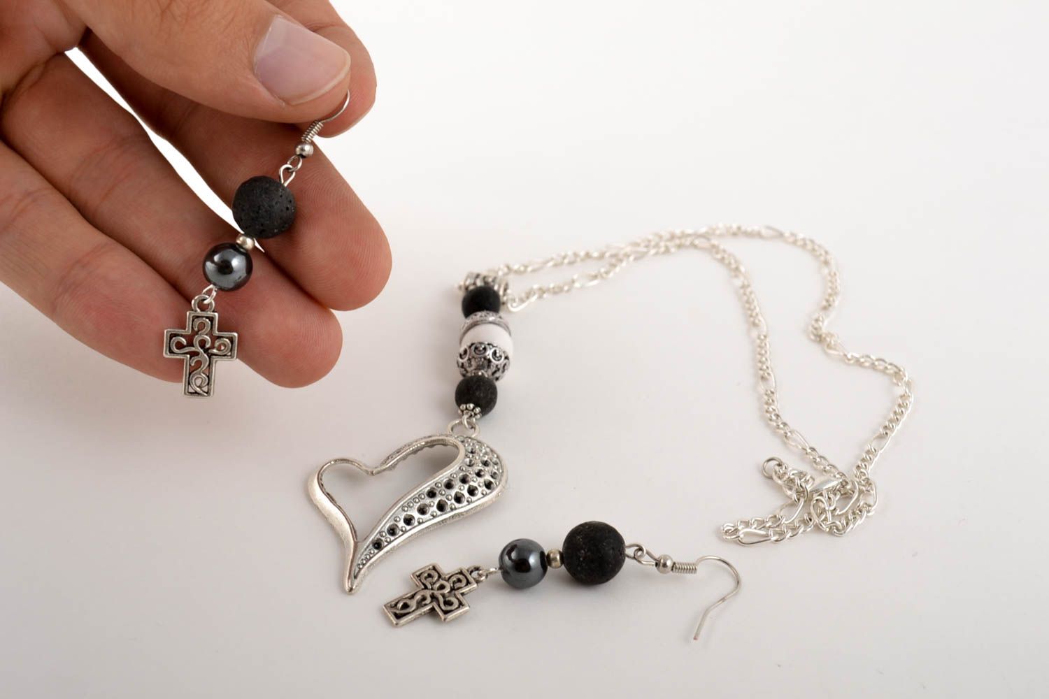 Handmade beaded earrings beaded neck pendant artisan jewelry set designs photo 5