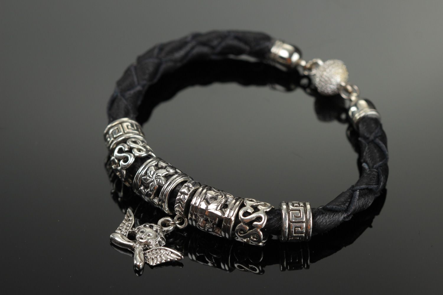 Bracelet fait main de vrai cuir noir avec pendeloque ange métallique unisexe photo 1