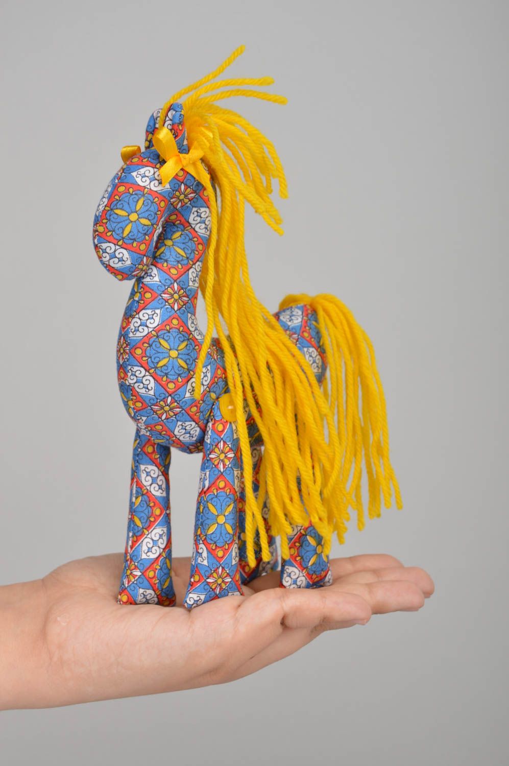 Handmade Pferd künstlerisches Kuscheltier aus Stoff grell schön für Kinder toll foto 5