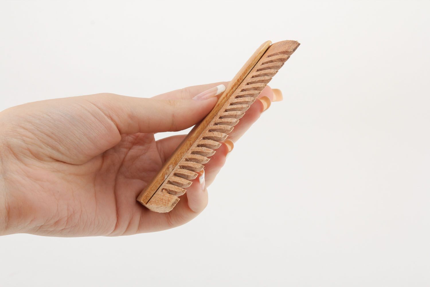 Wooden hair comb photo 4
