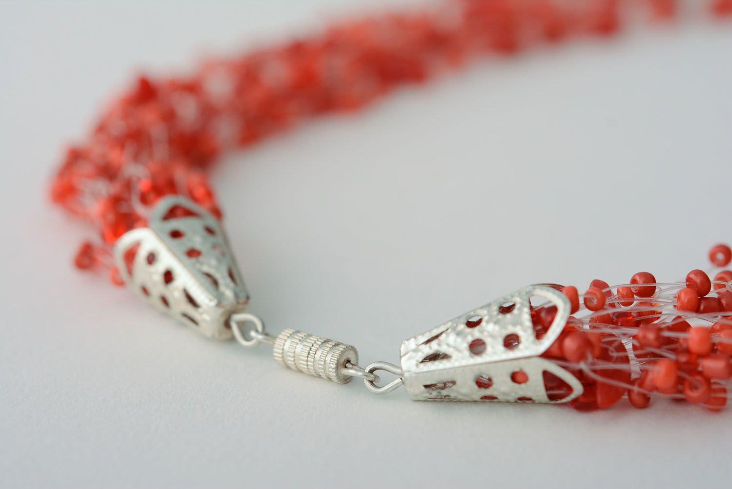 Red beaded necklace photo 4