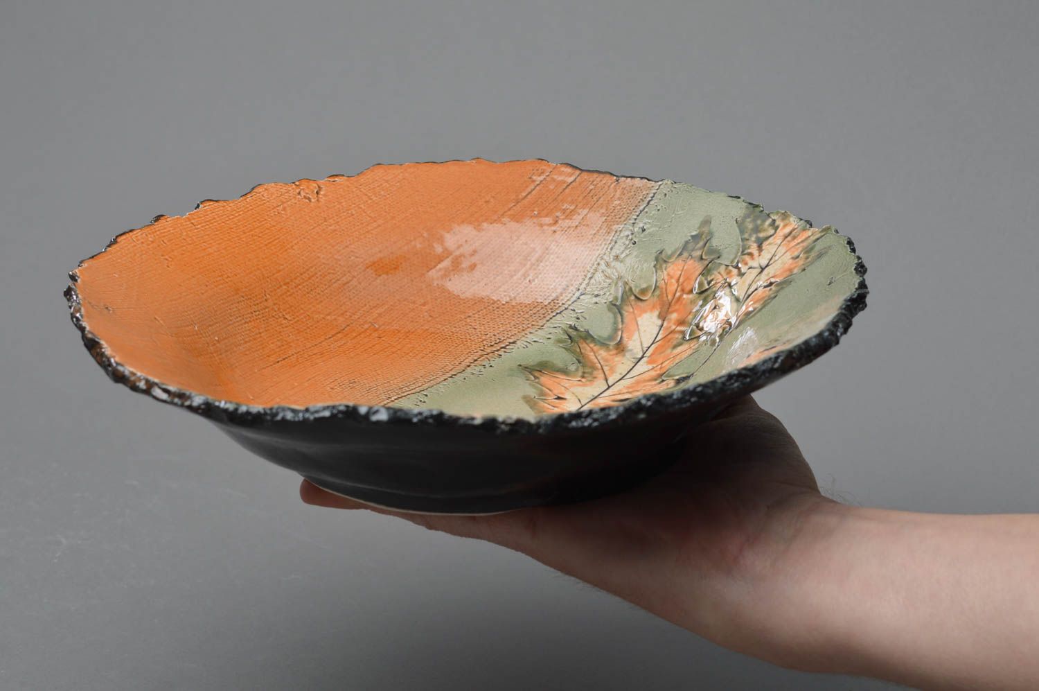 Tiefer Teller aus Porzellan mit Glasur Bemalung künstlerische Handarbeit foto 4