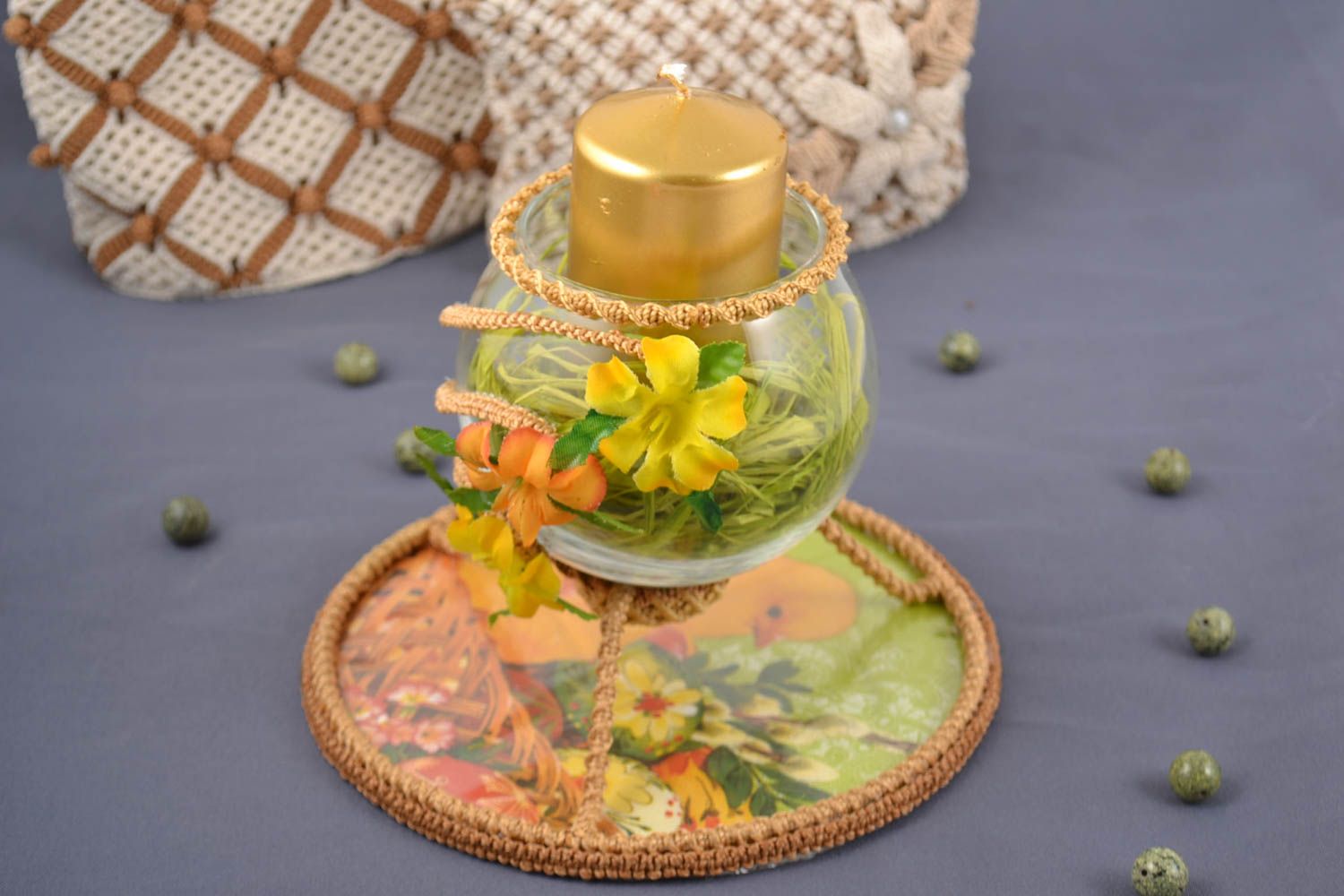 Chandelier en verre en fils technique macramé fait main vert jaune avec fleurs photo 1
