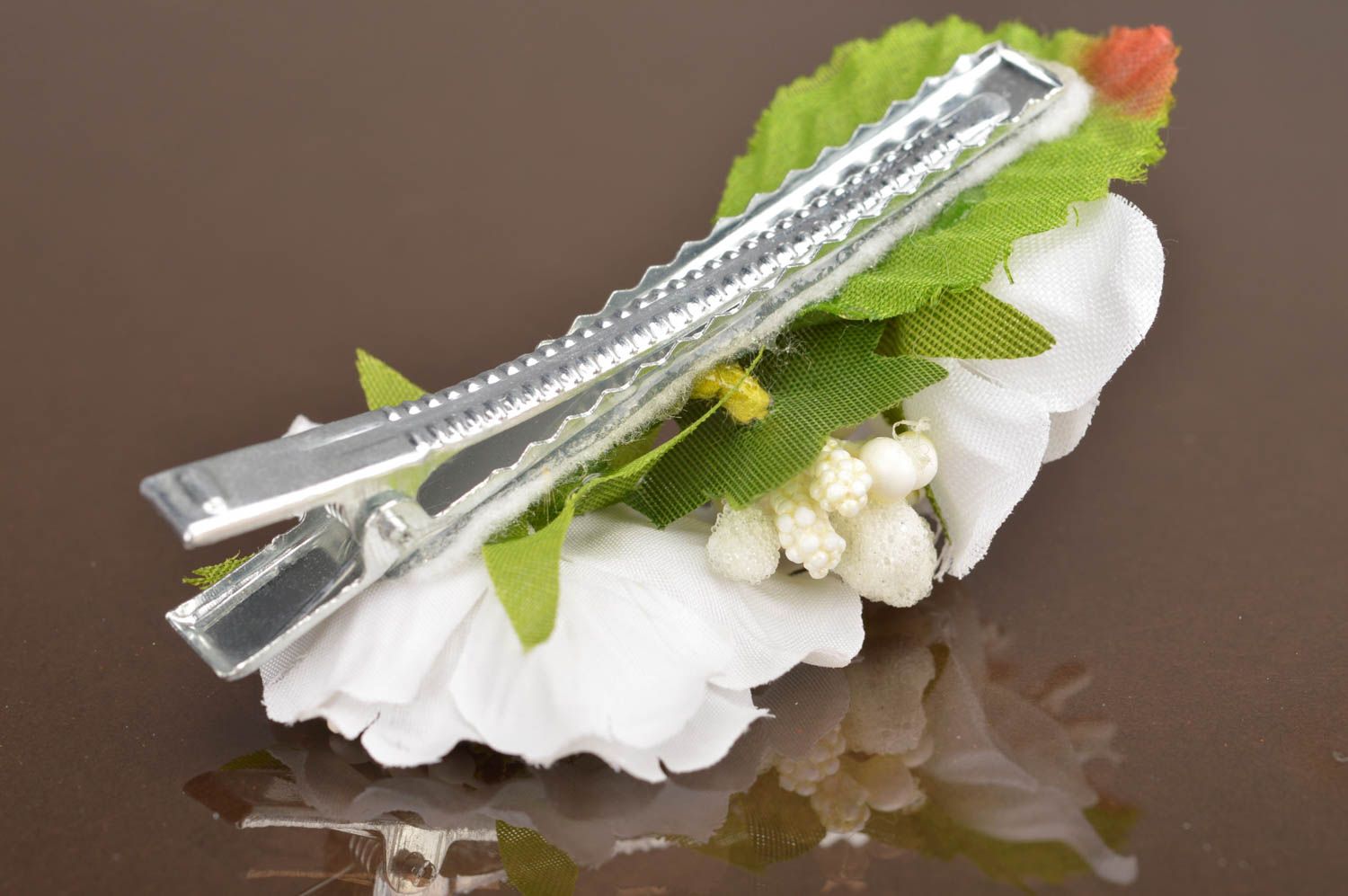 Pince à cheveux fleurs blanches artificielles faite main pour fillette photo 5