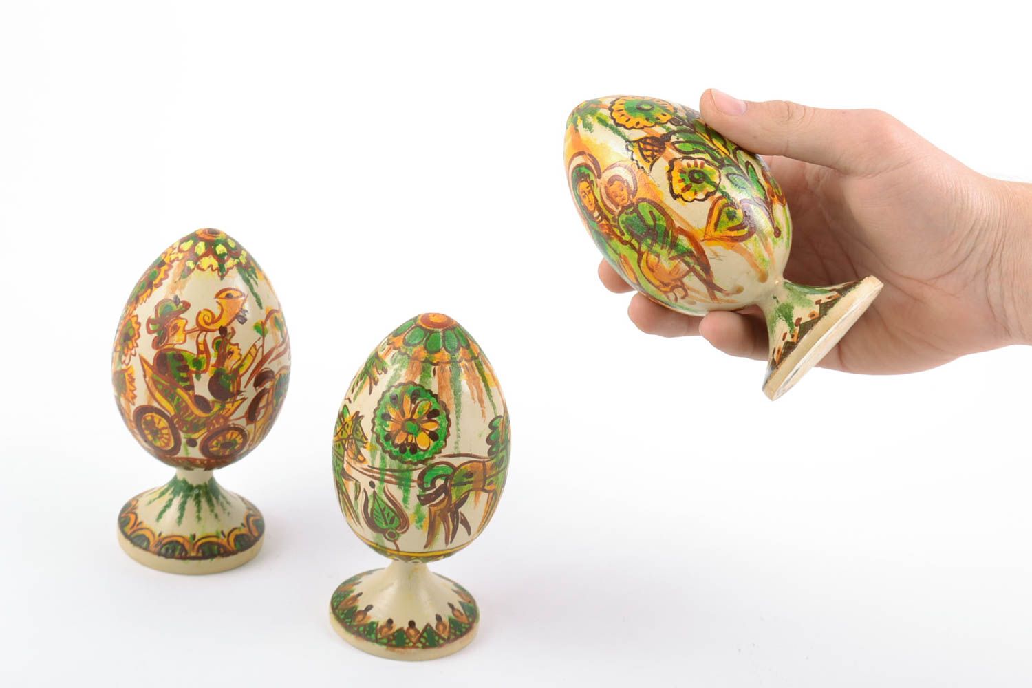 Conjunto de huevos de madera pintados al óleo en soportes hechos a mano 2 piezas foto 5