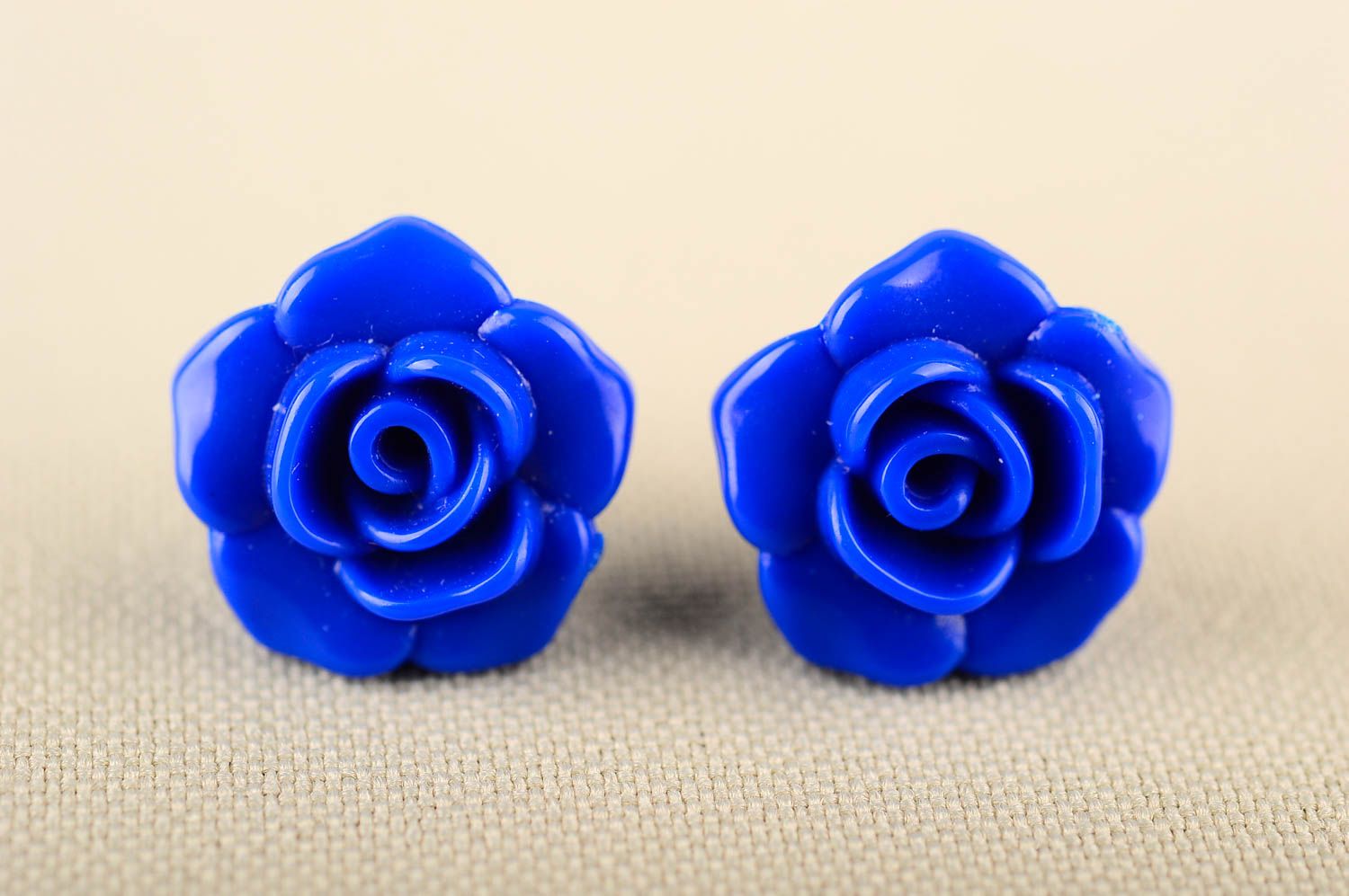 Boucles d'oreilles clous fait main Bijoux fantaisie bleus Idée cadeau femme photo 1