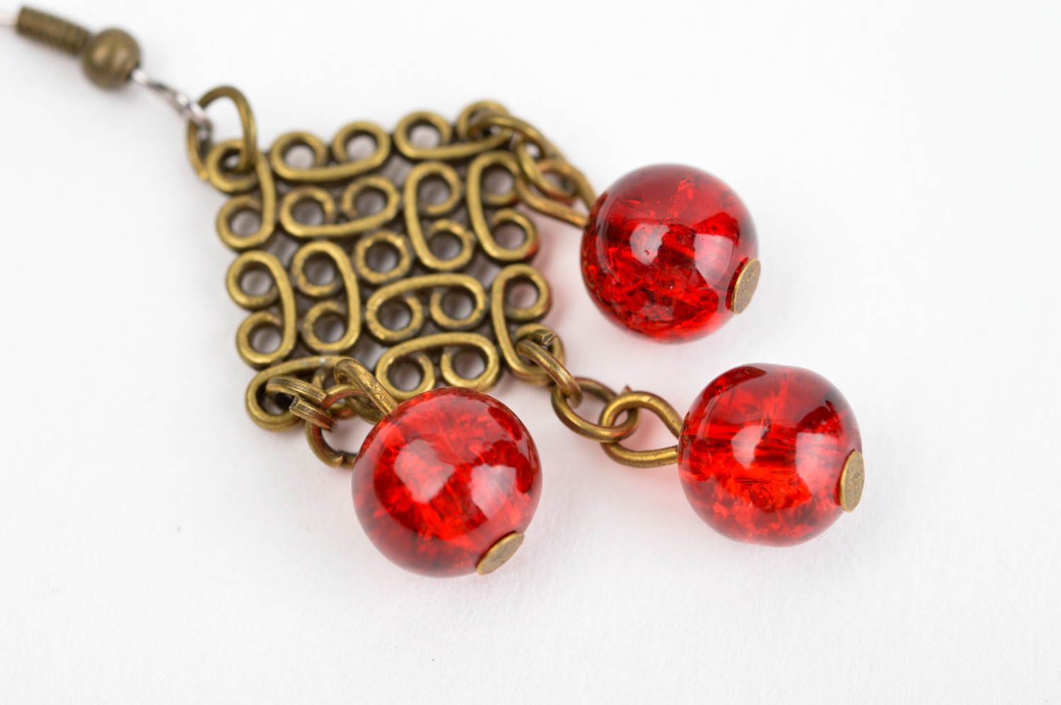 Boucles d'oreilles métal Bijou fait main avec perles rouges Cadeau pour femme photo 5