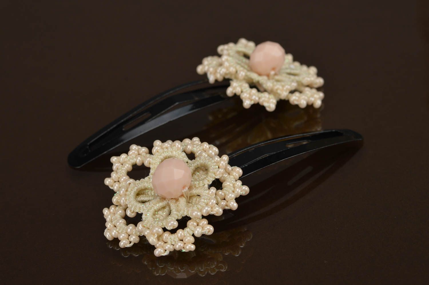 Barrettes à cheveux en perles de rocaille faites main fleurs beiges 2 pièces photo 5