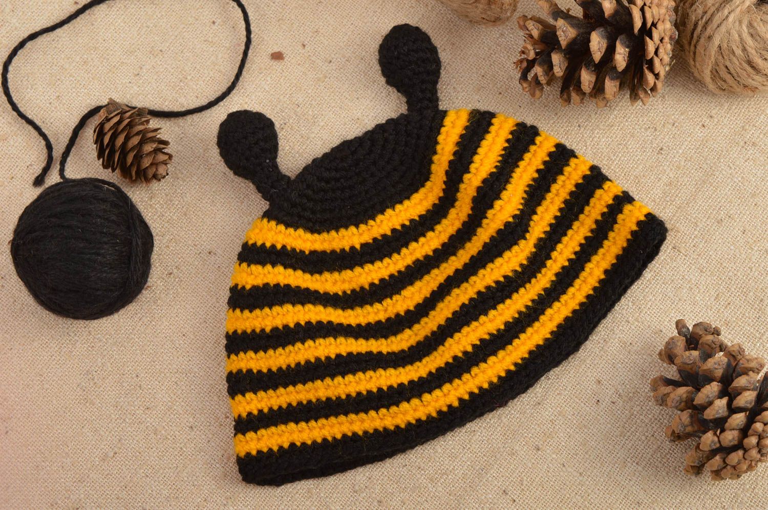 Шапка ручной работы зимняя шапка вязаная крючком полосатая необычный подарок фото 1