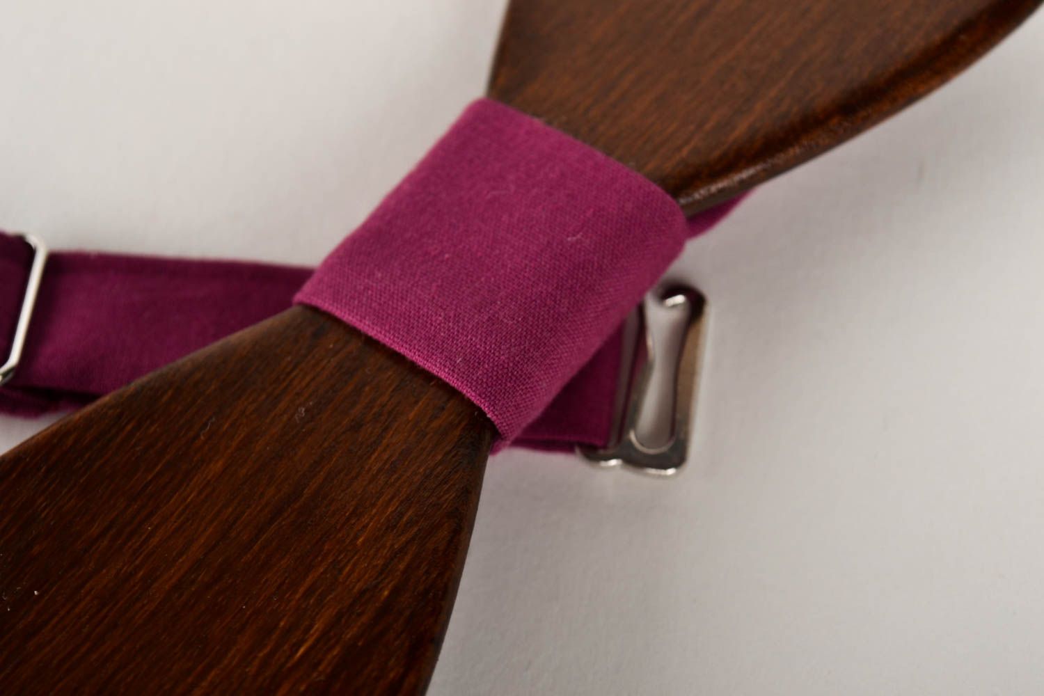 Corbata de lazo de madera artesanal pajarita moderna burdeos accesorio unisex foto 3