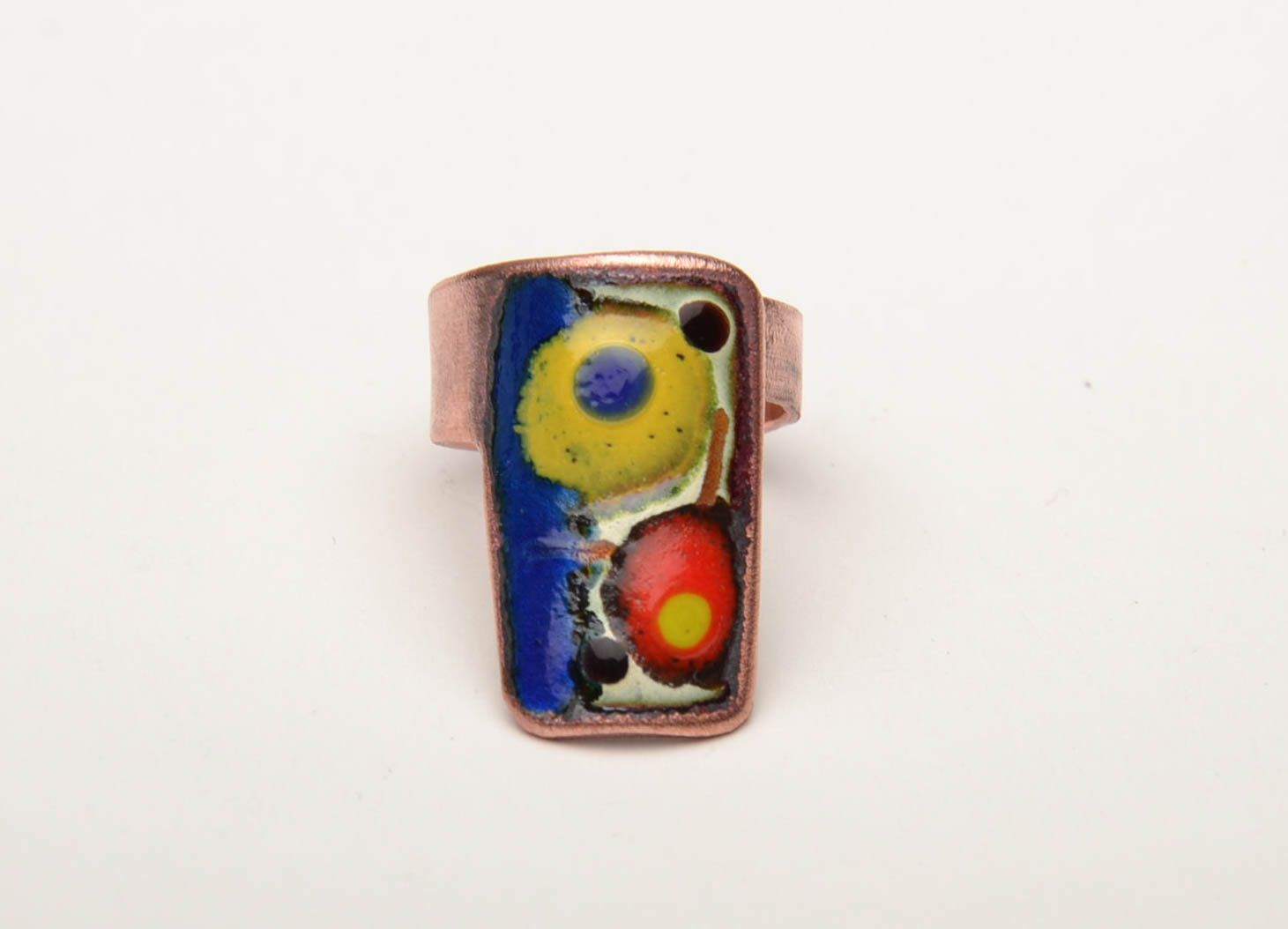 Перстень из меди с росписью эмалями ручной работы фото 2