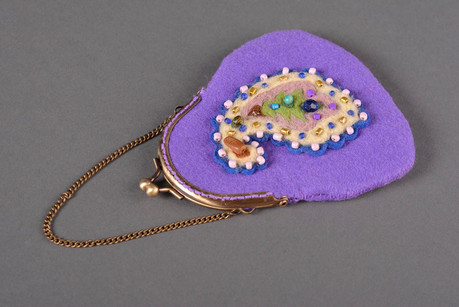 Сумка ручной работы женский кошелек фиолетовый на цепочке сумка из шерсти фото 5