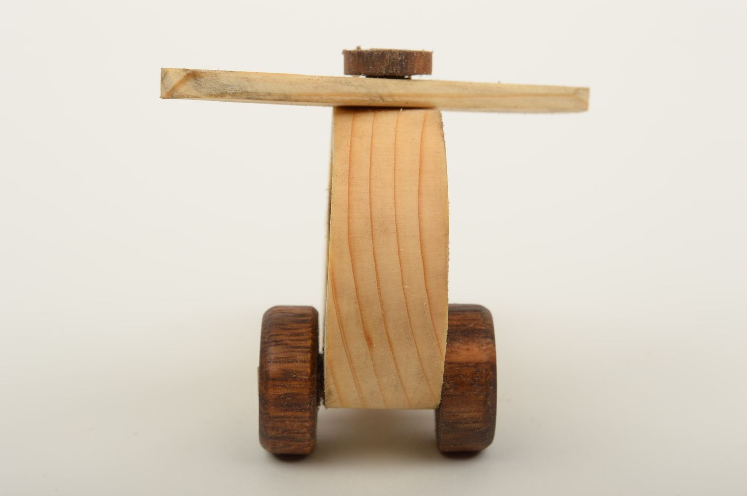 Игрушка ручной работы фигурка из дерева вертолет игрушка из дерева детская фото 3
