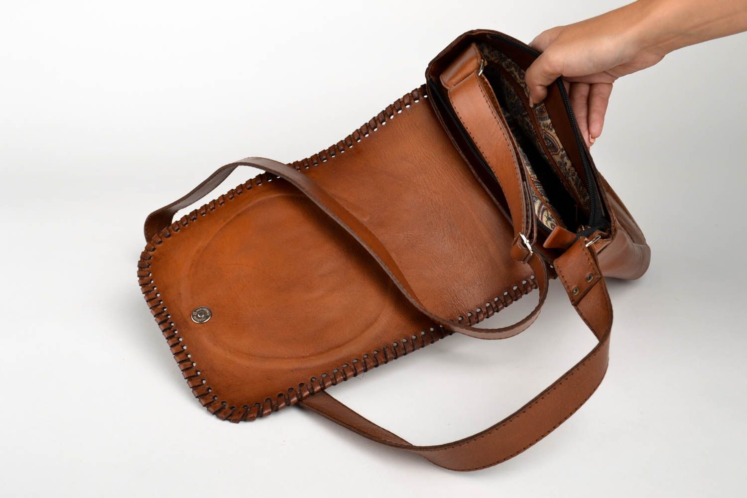 Сумка ручной работы сумка через плечо с рисунком кожаная сумка коричневая фото 5