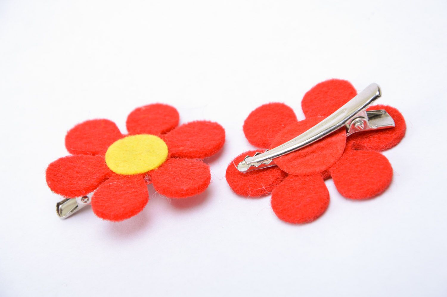 Schönes Blumen Haarklammer Set aus Filz 2 Stück handgemacht für Tochter in Rot foto 5