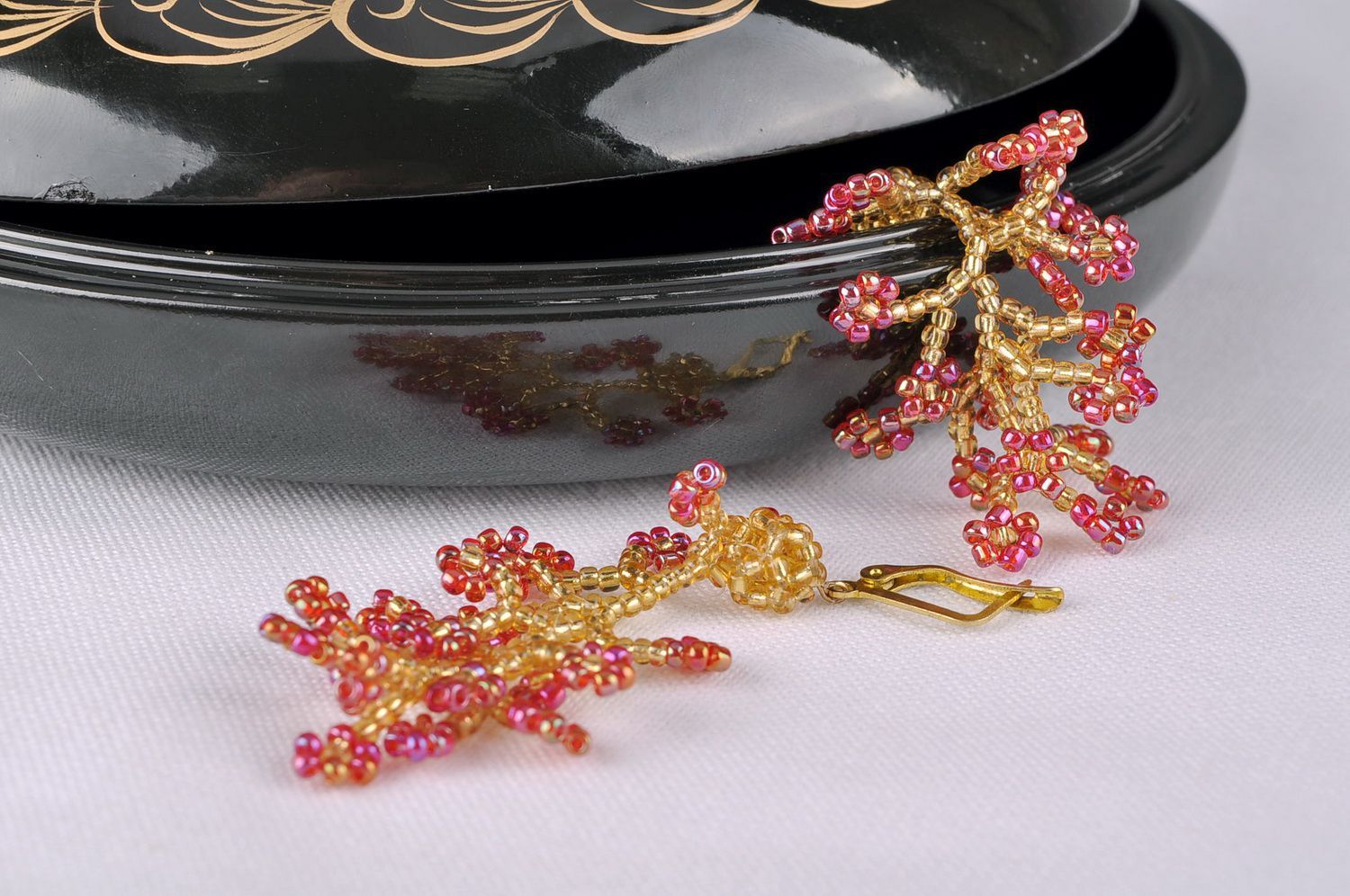 Orecchini di perline fatti a mano lunghi accessorio originale bello da donna foto 3