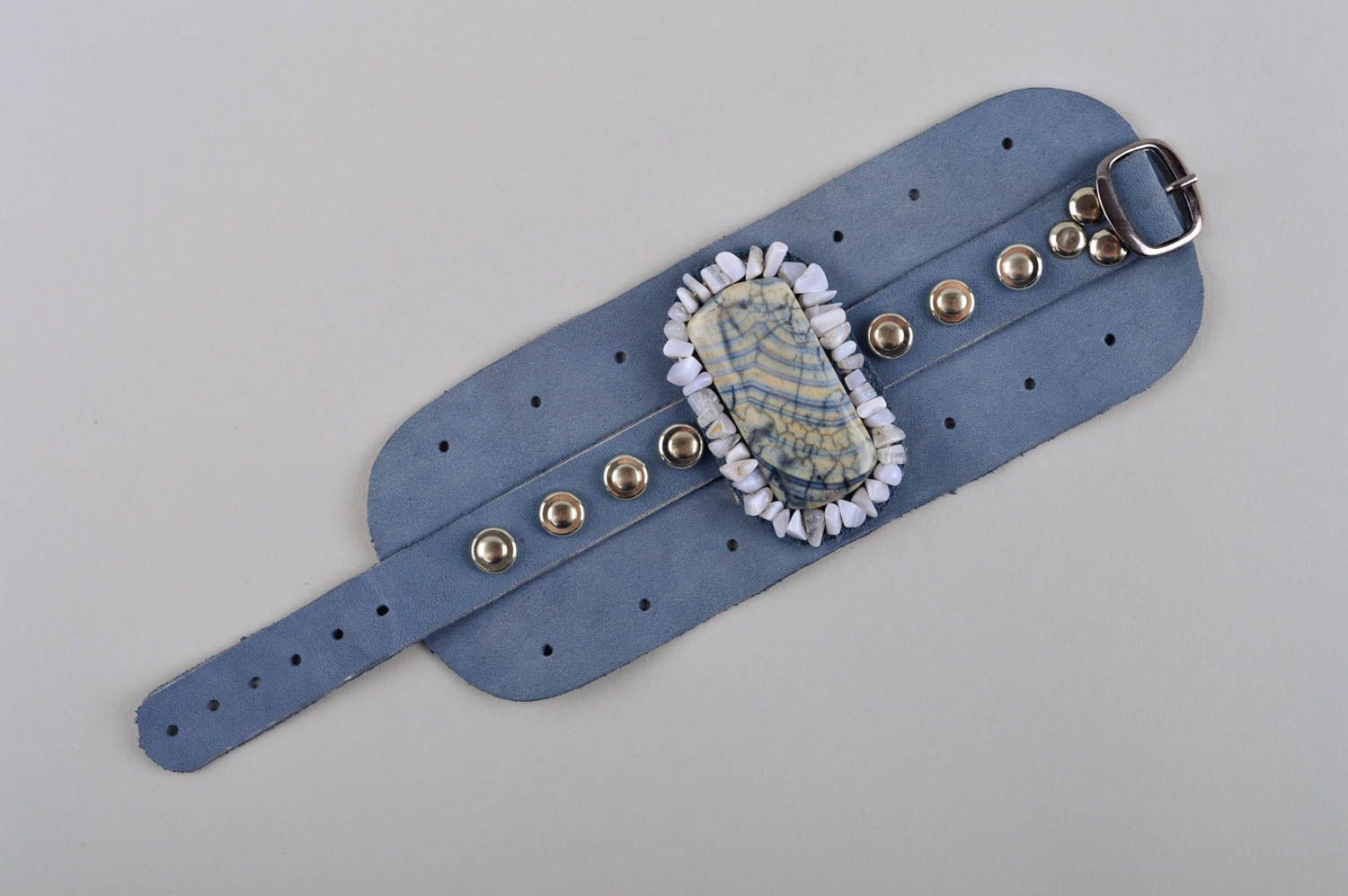 Bracelet cuir bleu Bijou fait main large design de créateur Accessoire femme photo 4