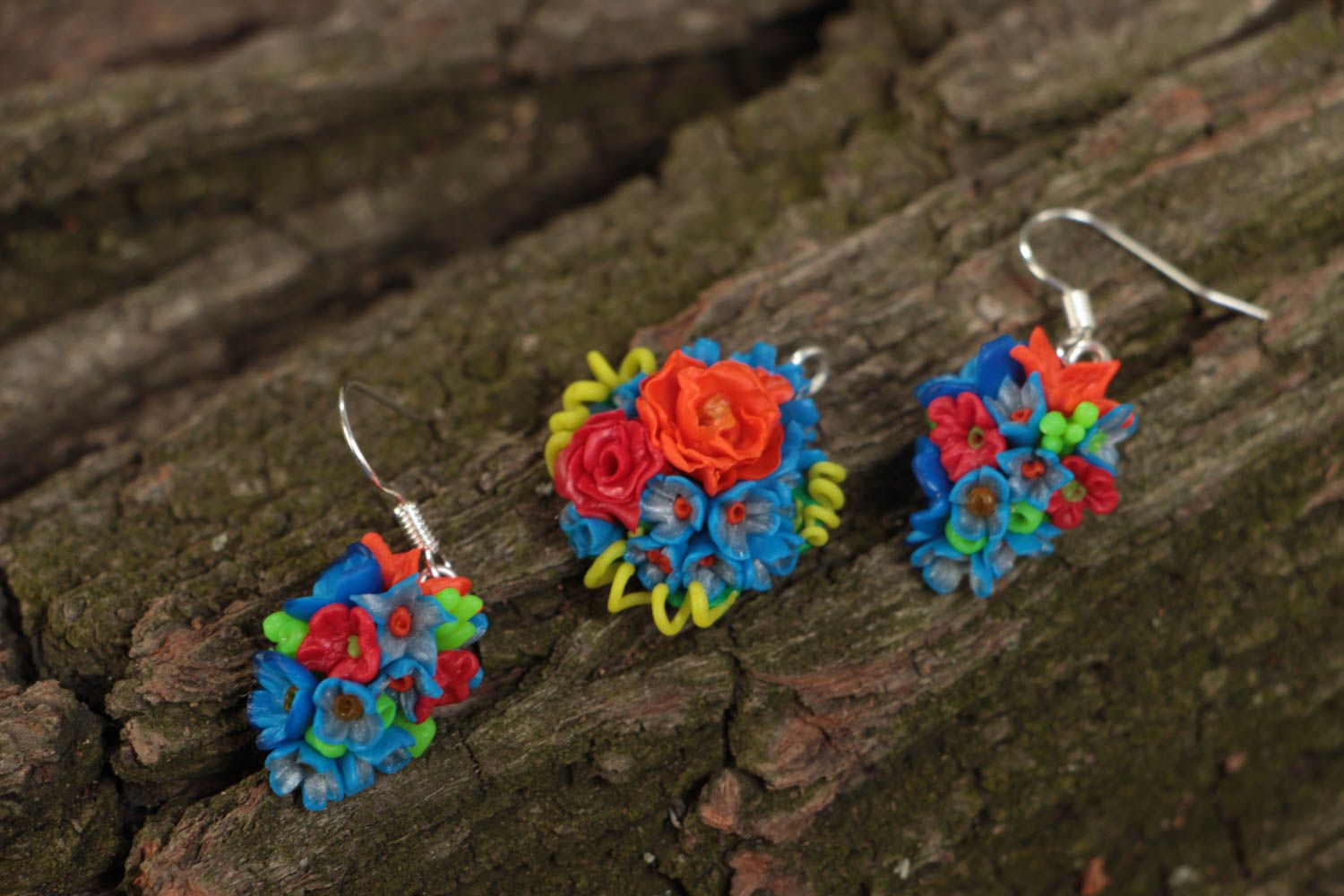 Set of designer polymer clay handmade jewelry earrings and pendant with flowers photo 1