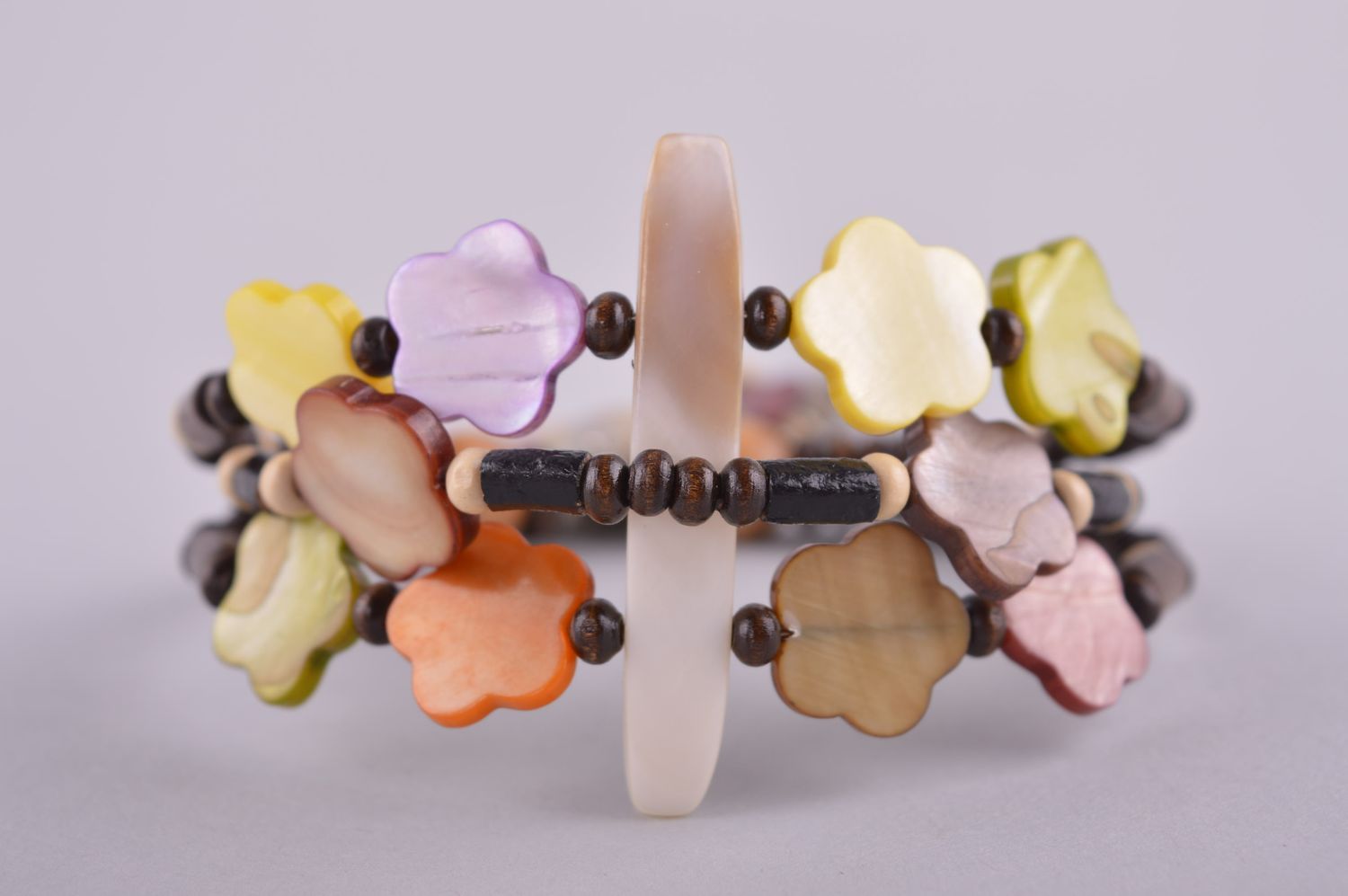 Bracelet fantaisie Bijou fait main multicolore perles de bois Accessoire femme photo 3