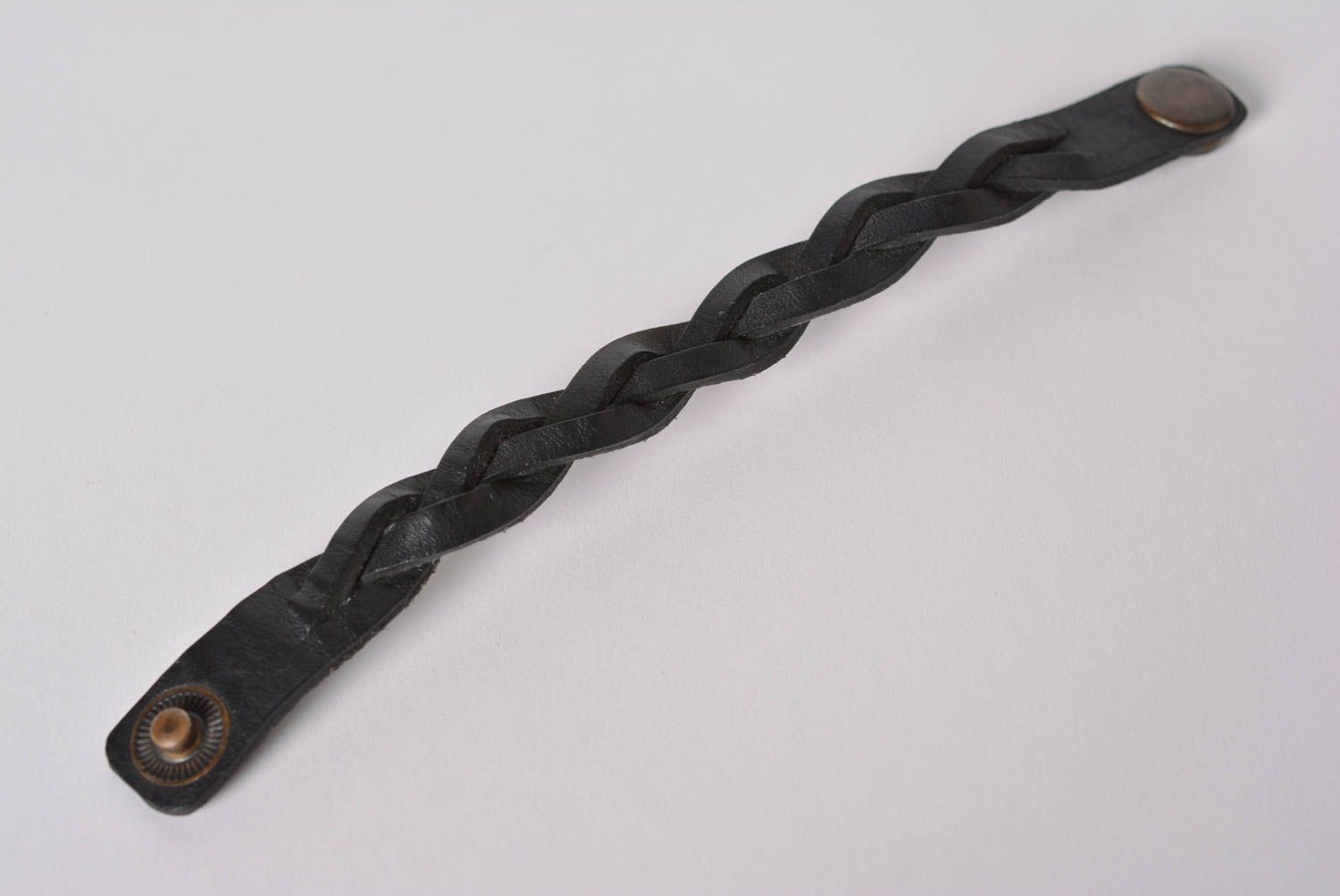Pulsera de cuero artesanal negra trenzada regalo original accesorio para mujer foto 3