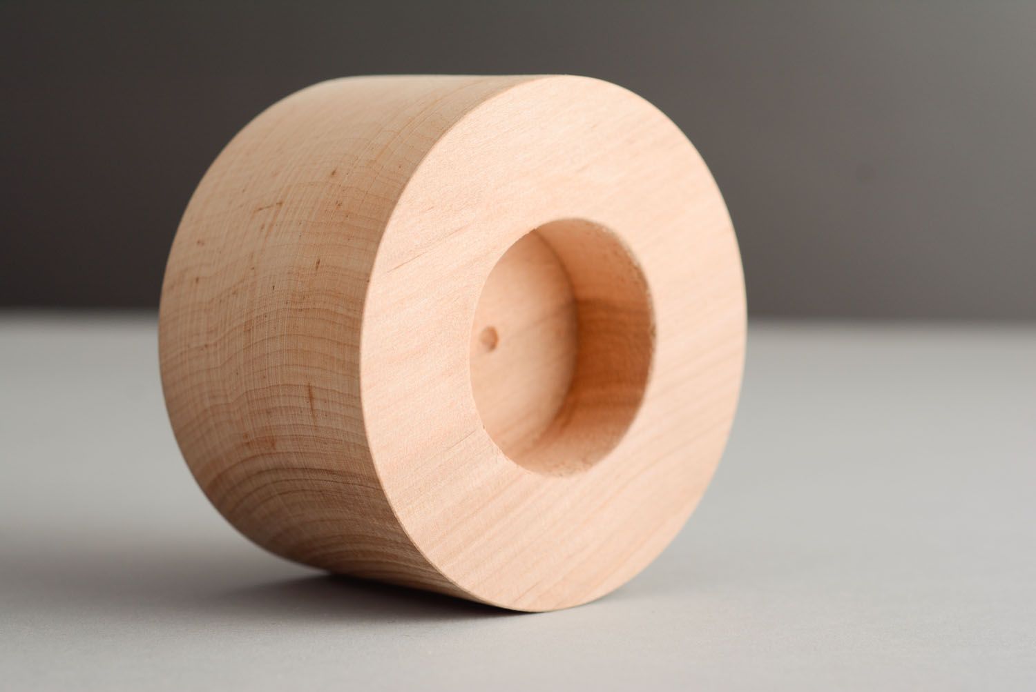Base de madera con forma del candelero foto 5