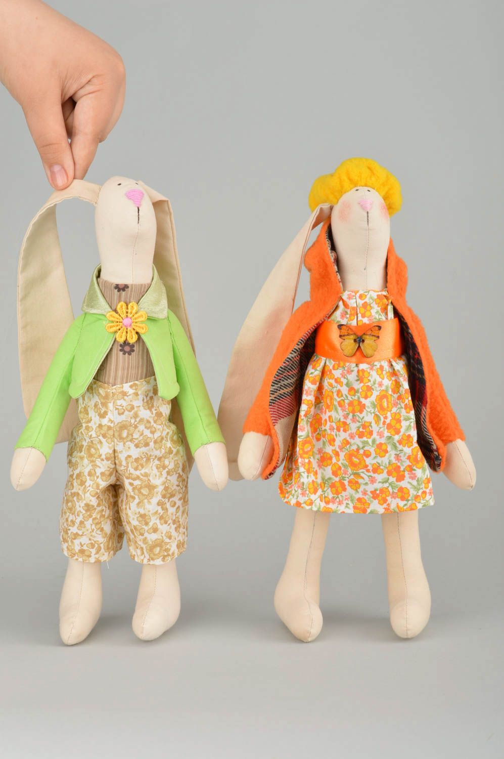 Хлопковые мягкие игрушки ручной работы в виде зайчиков красивые детские 2 шт фото 3